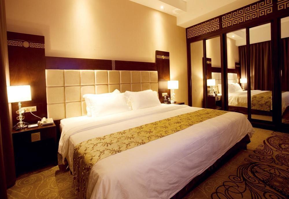 Guilin Golden Crown International Hotel Екстериор снимка