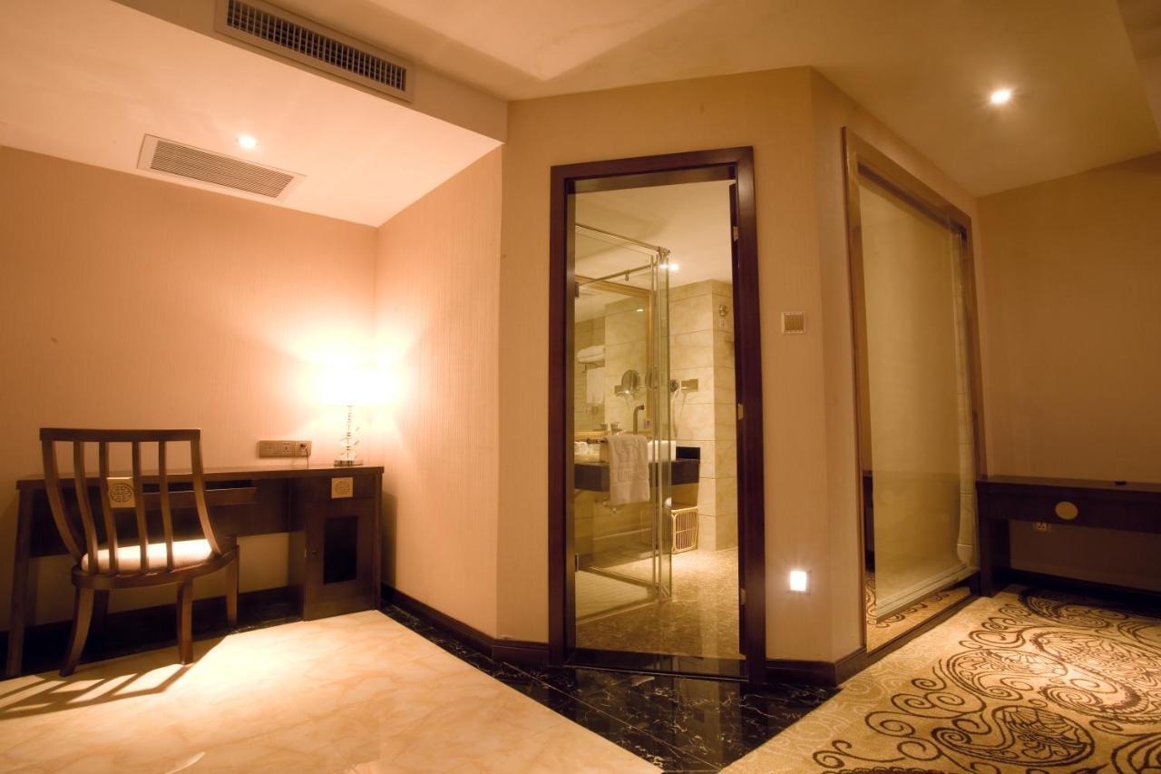 Guilin Golden Crown International Hotel Екстериор снимка